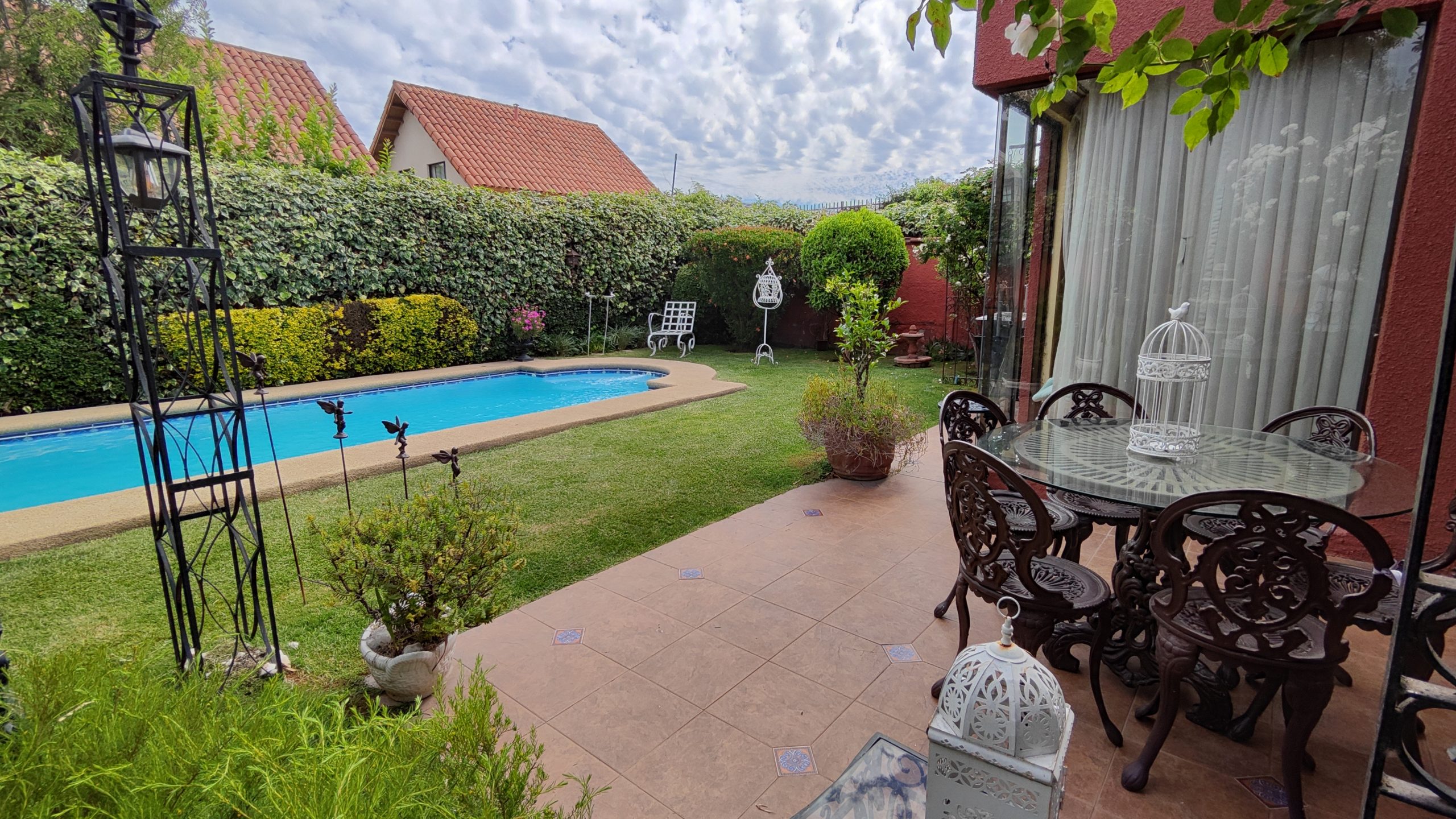Hermosa Casa En Conjunto Cerrado Peñalolén