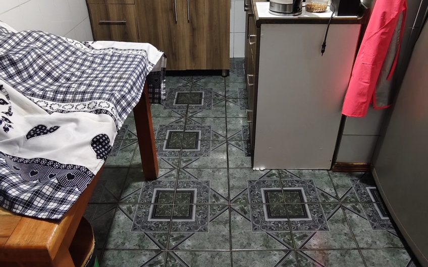 Amplia casa de SIETE Dormitorios Peñalolén