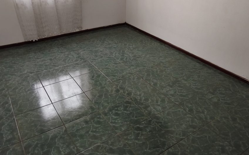 Amplia casa de SIETE Dormitorios Peñalolén