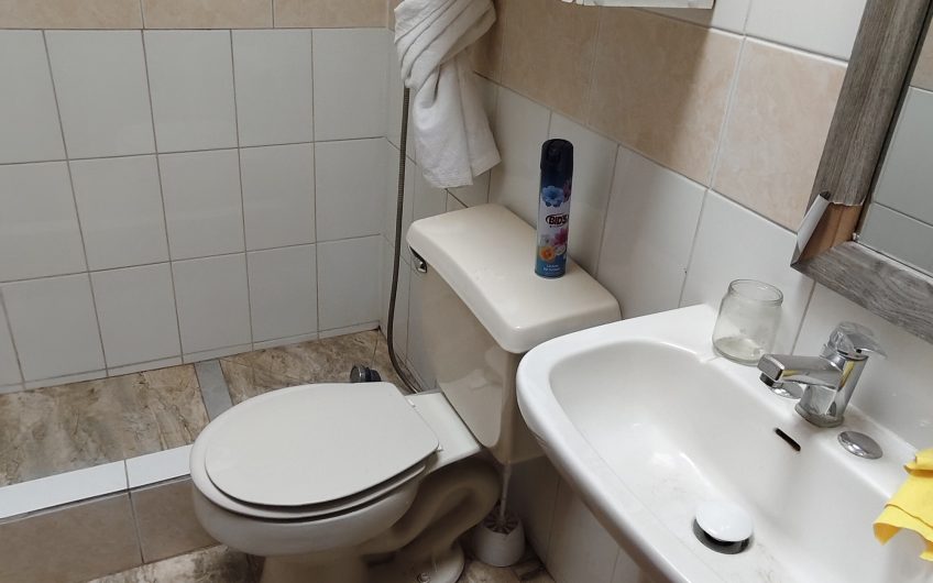 Amplia casa de SIETE Dormitorios Peñalolén