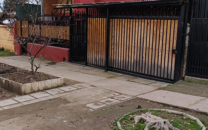 Amplia casa de SIETE Dormitorios Peñalolén