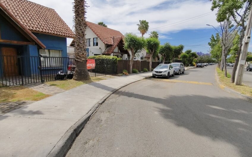 Casa Conjunto El Olmo 4 Dormitorios Peñalolén