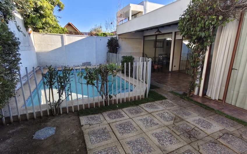 Casa de 4 Dormitorios en Condominio Cerrado